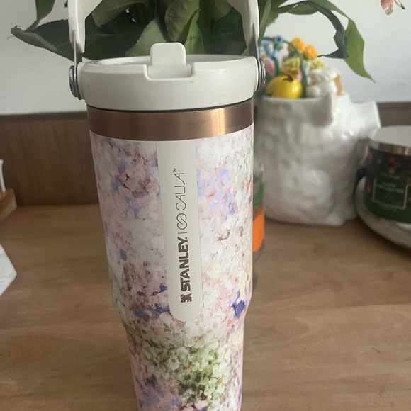 Stanley Floral Tumbler Flip Top 30oz - Picture 1 of 3